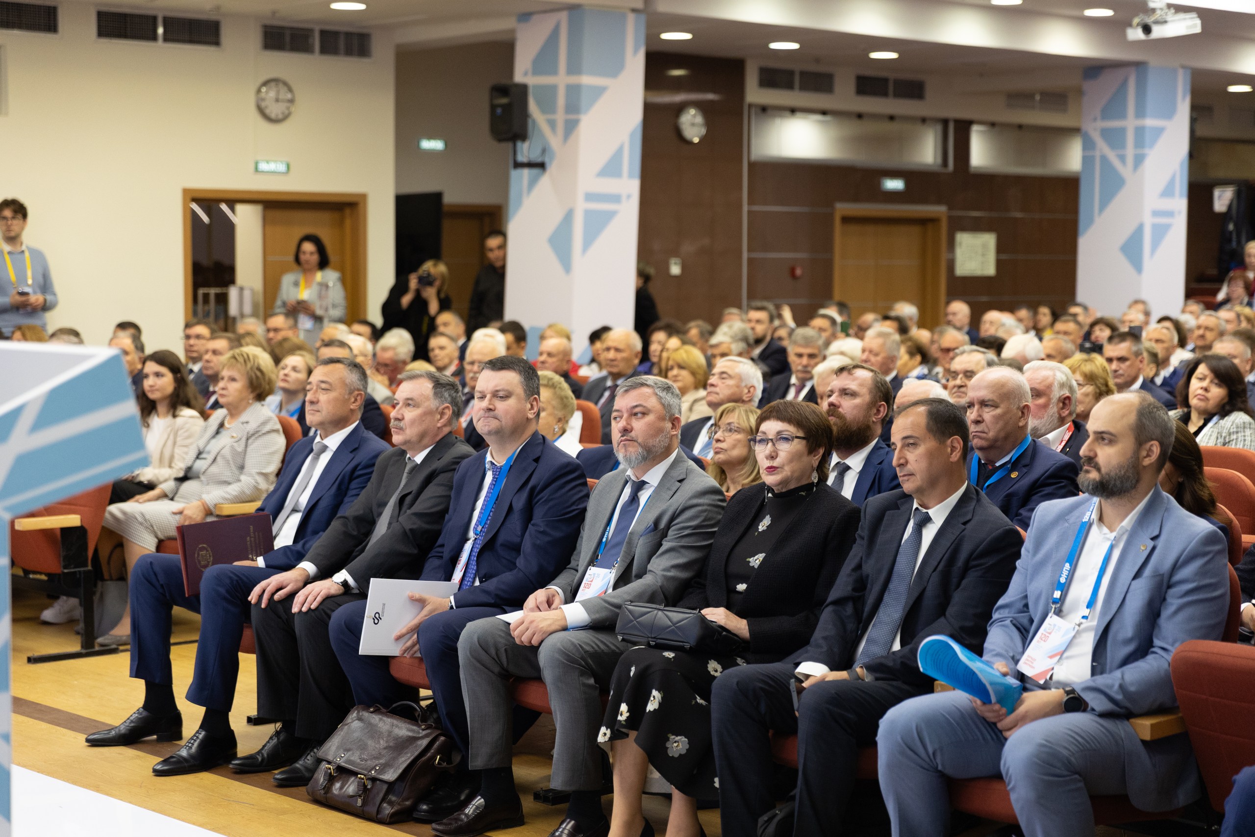 Опыт, традиции и современные подходы к работе: Федерации независимых профсоюзов России отметила 35 лет со дня образования 
