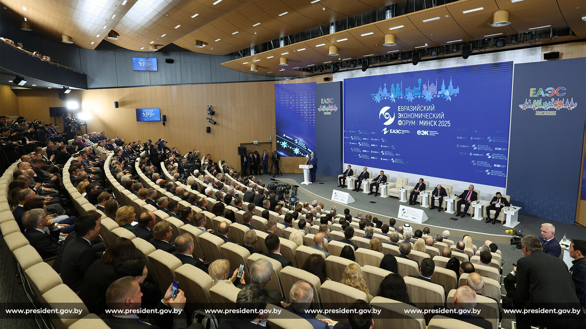 Лукашенко подчеркнул преимущества цифрового сервиса «Работа без границ»