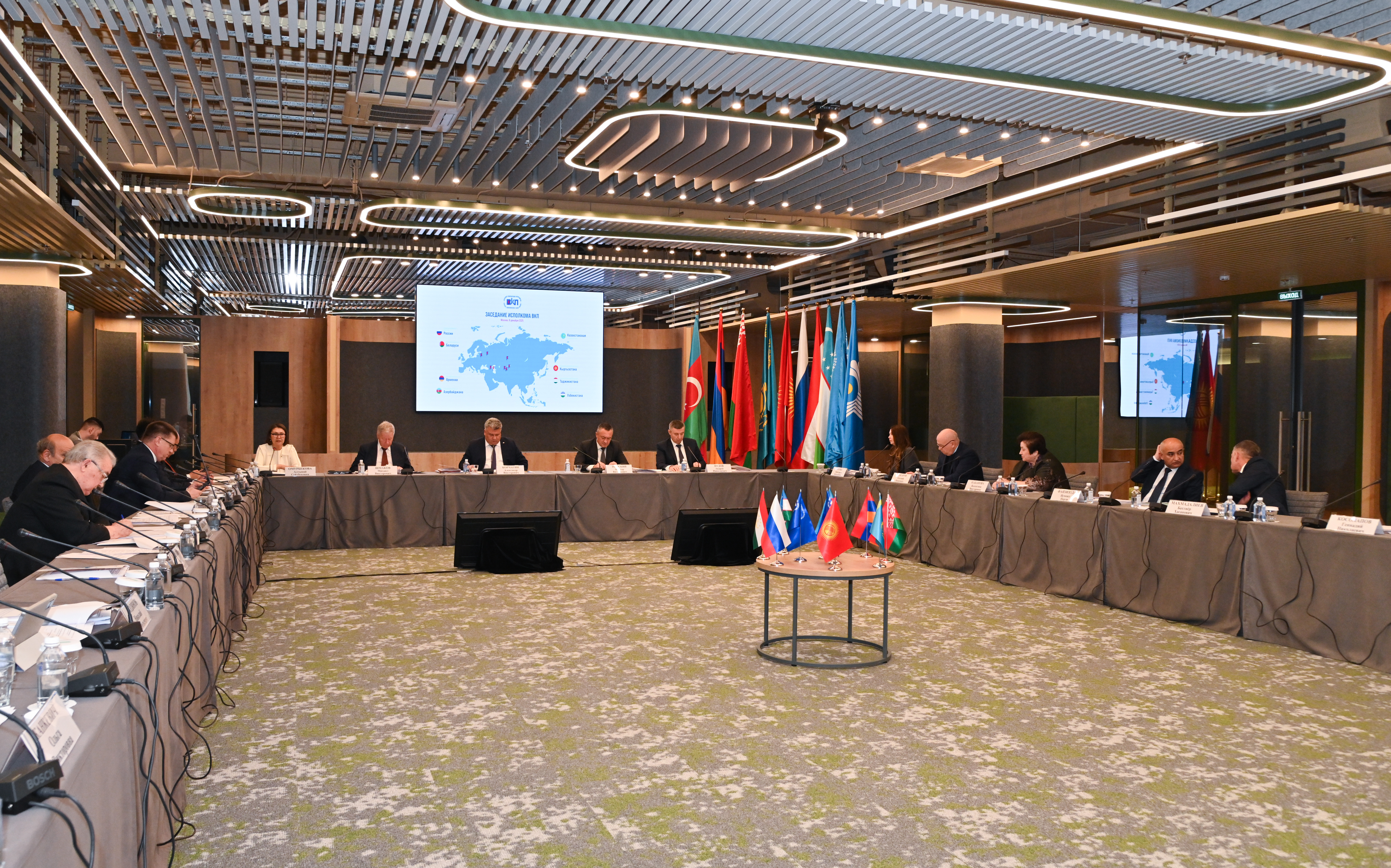 Новая кампания по минимальной зарплате: актуальные задачи Всеобщей конфедерации профсоюзов обсудили на заседаниях Исполкома и Совета ВКП