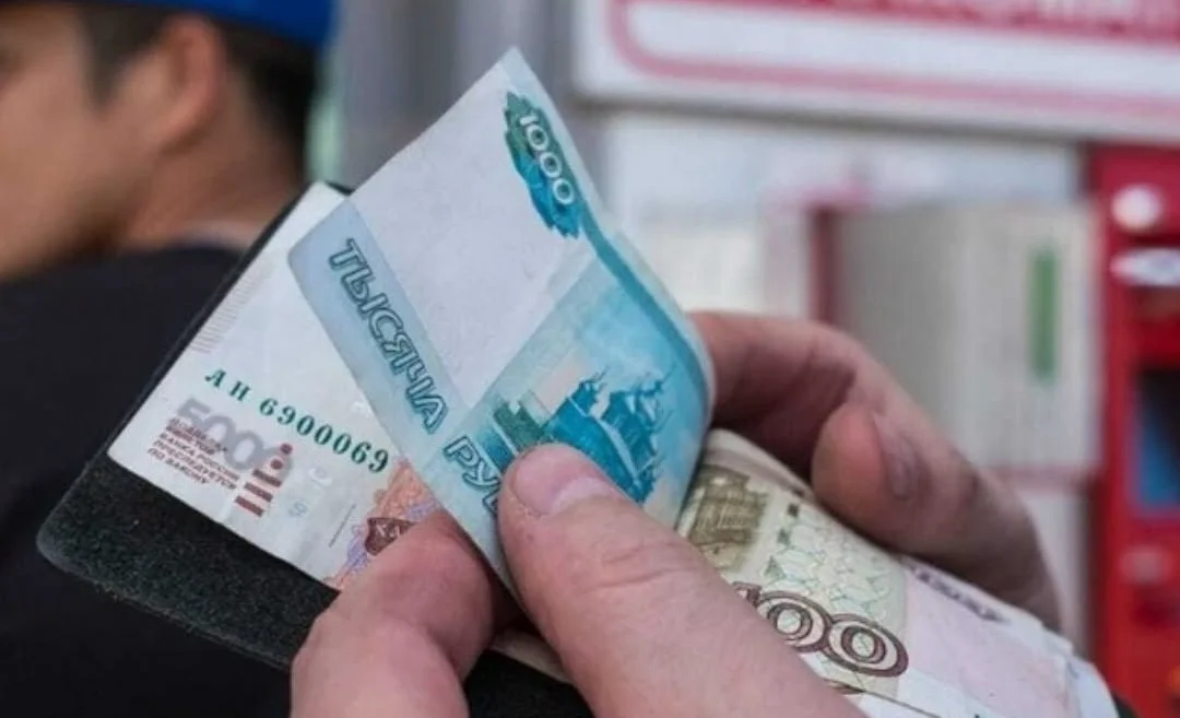 В России 194 кыргызстанцам помогли вернуть более 14 млн рублей зарплаты