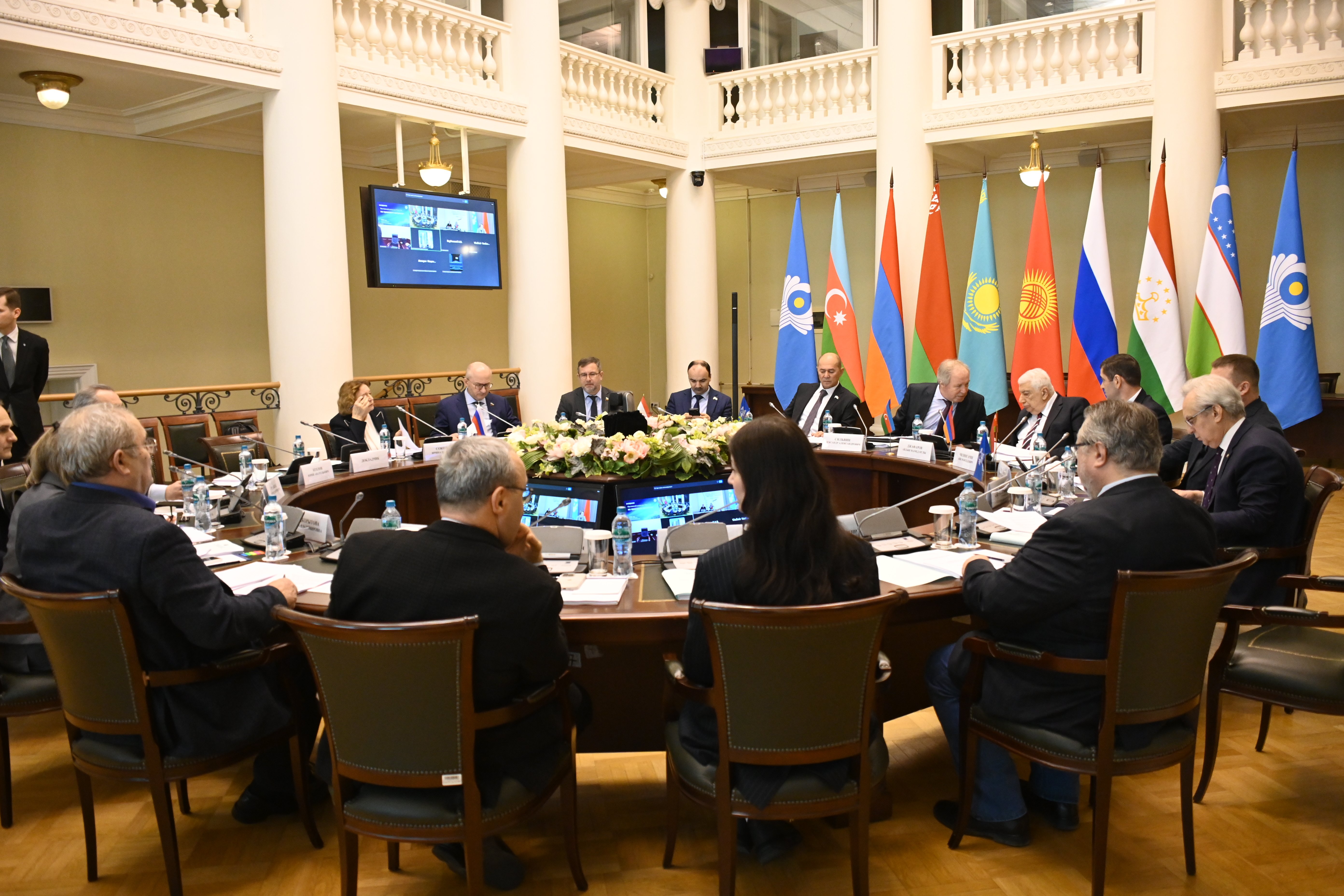 Связанные с цифровизацией вызовы в сфере труда обсудили на заседании Постоянной комиссии Межпарламентской Ассамблеи СНГ