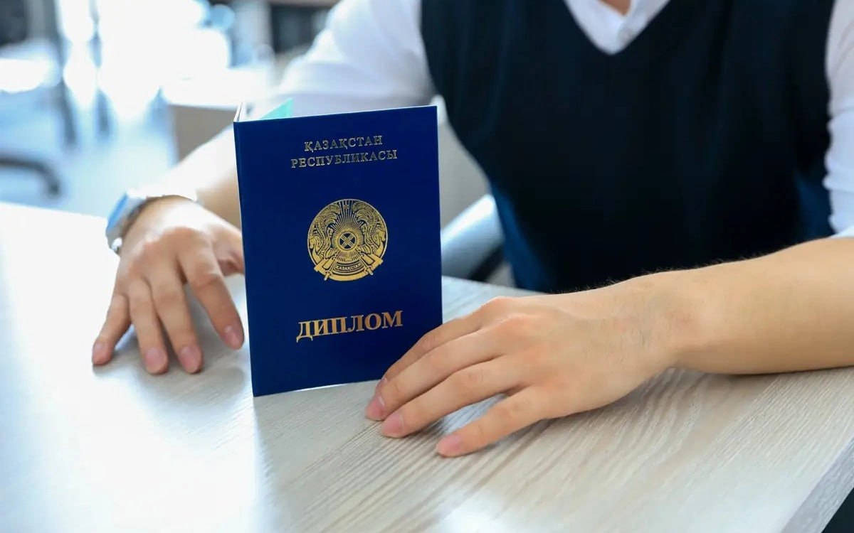 В Казахстане специалистов закрепляют подъемными  