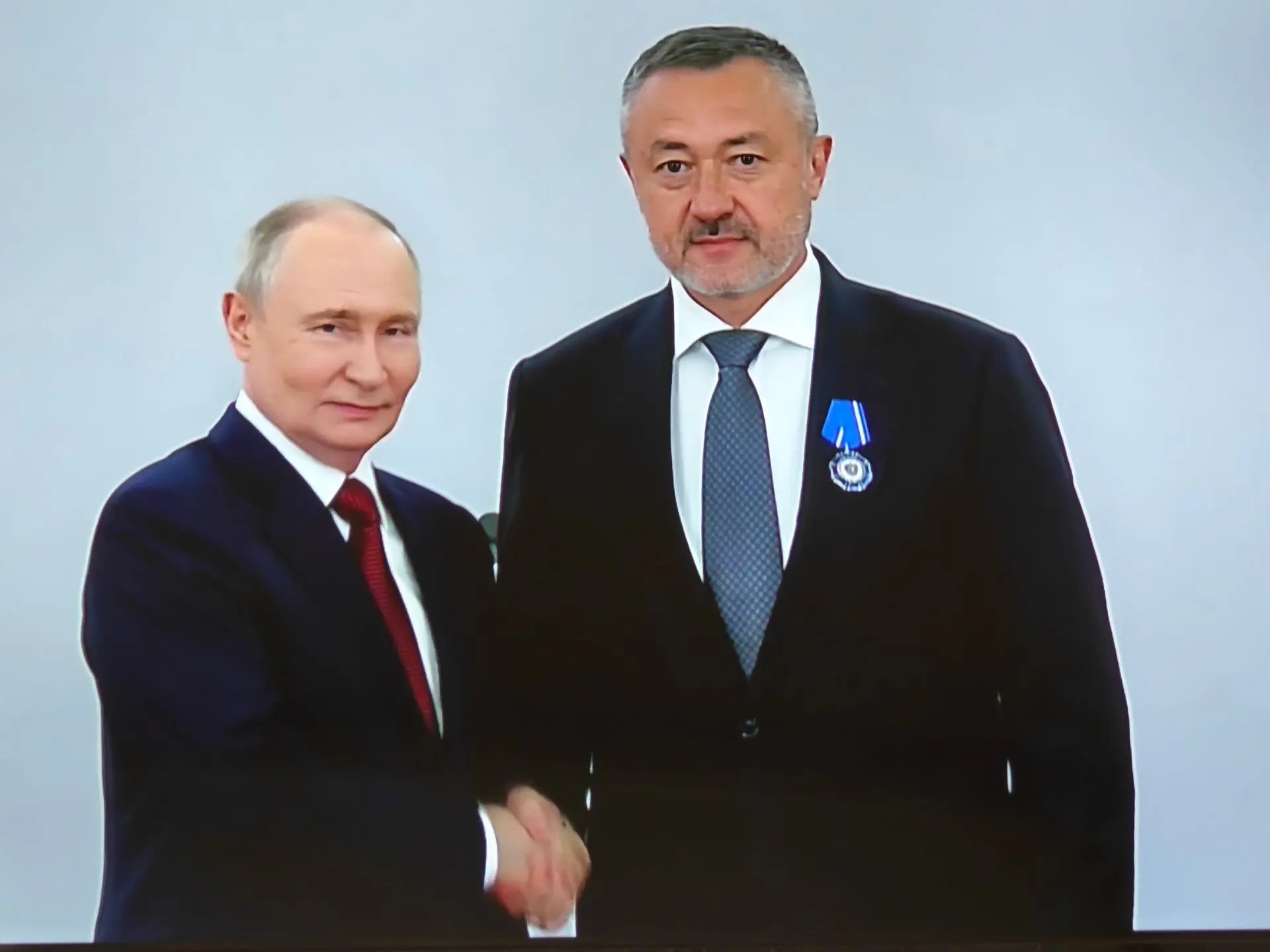 Президент России Владимир Путин вручил Орден Почета Виктору Пинскому 